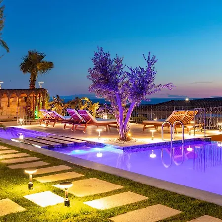 Hotel Lavie *