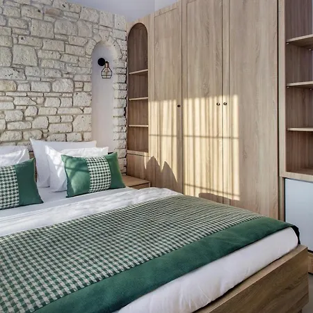 Hotel Lavie *